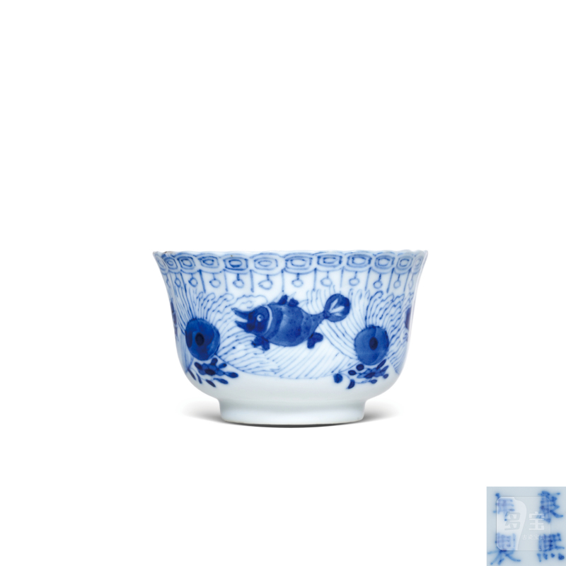 清晚期青花鱼藻纹花口杯